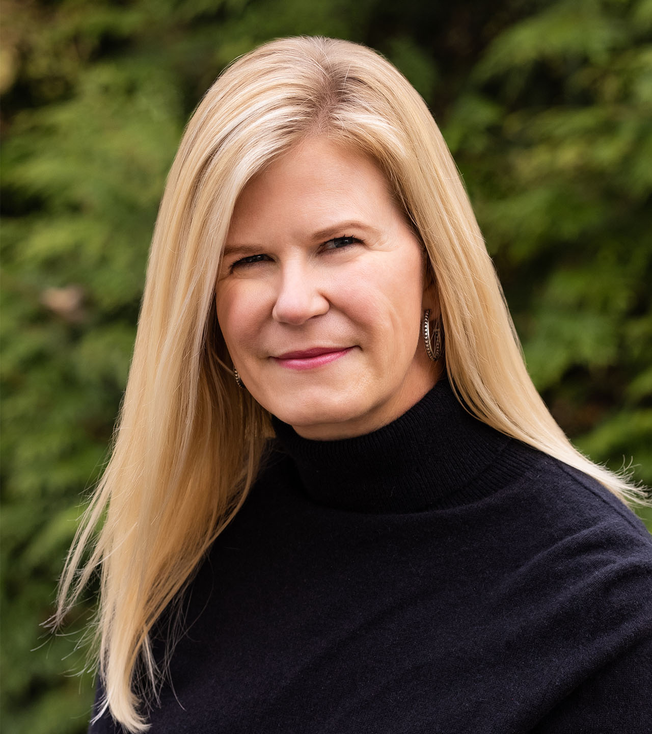 Sara Guster is the Business Director for the McKibben and Monte team in all Ohio, Kentucky, and Florida markets.